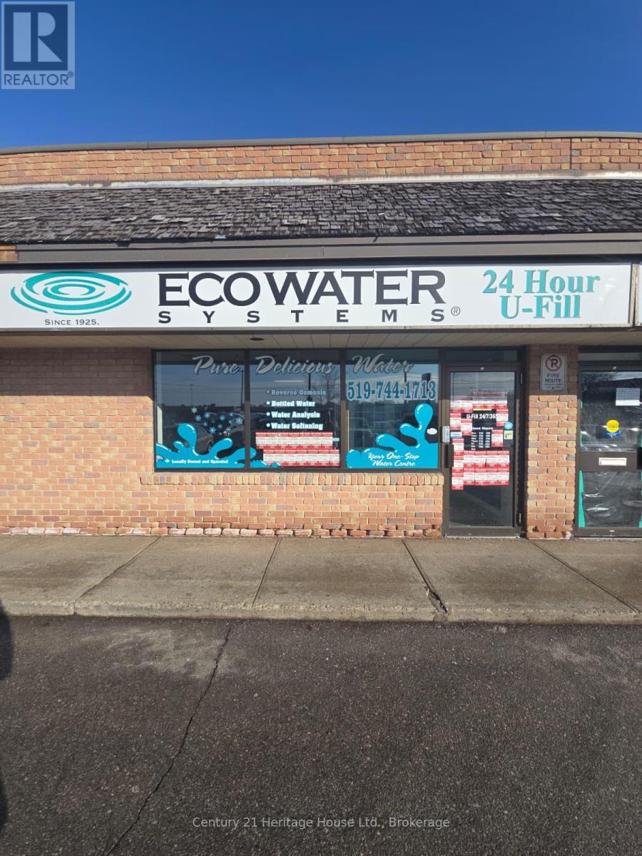 5 - 809 Victoria Street N, Kitchener, Ontario  N2B 1Y4 - Photo 1 - X12360778