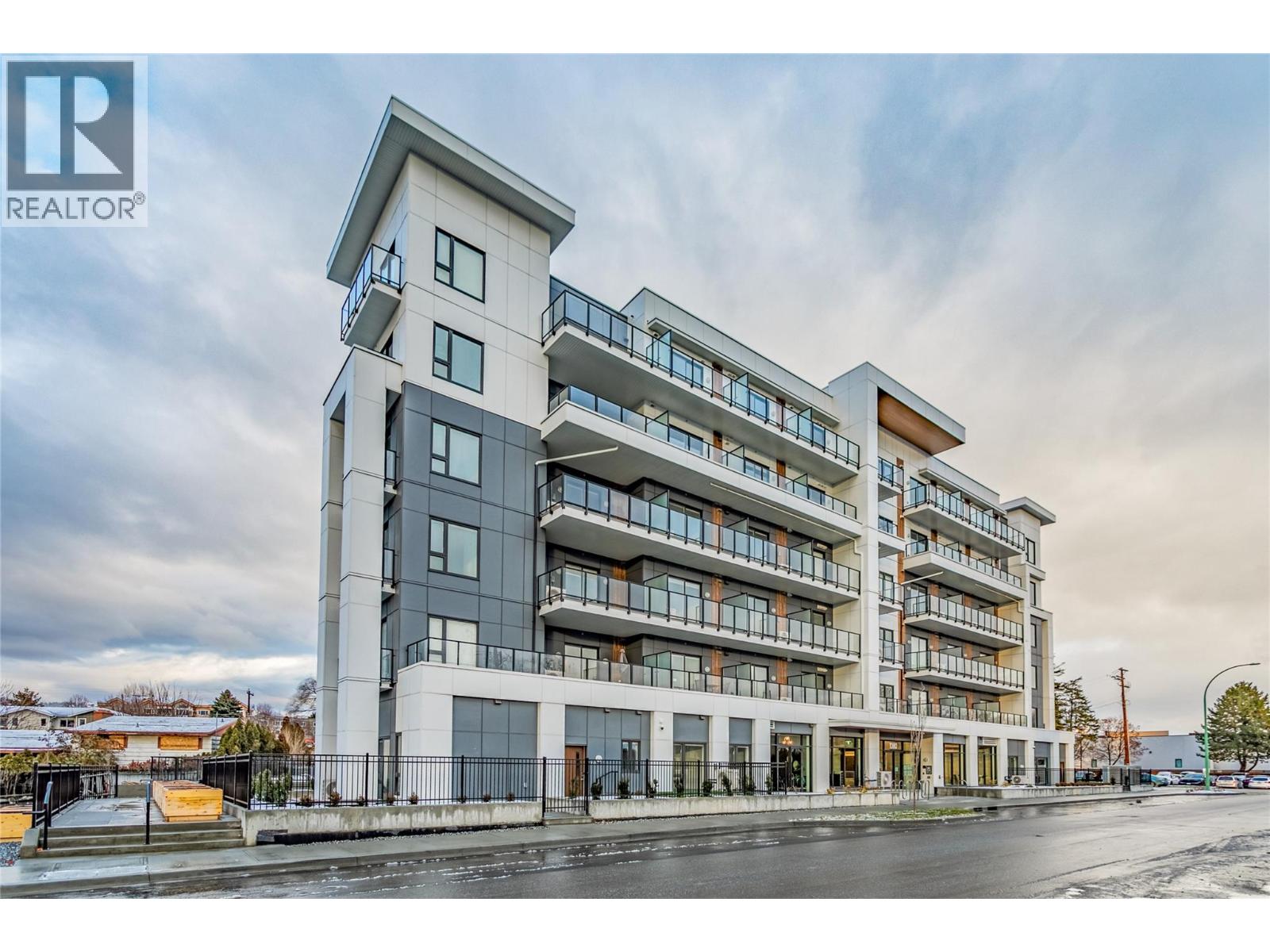 1380 Pridham Avenue Unit# 305, kelowna, British Columbia