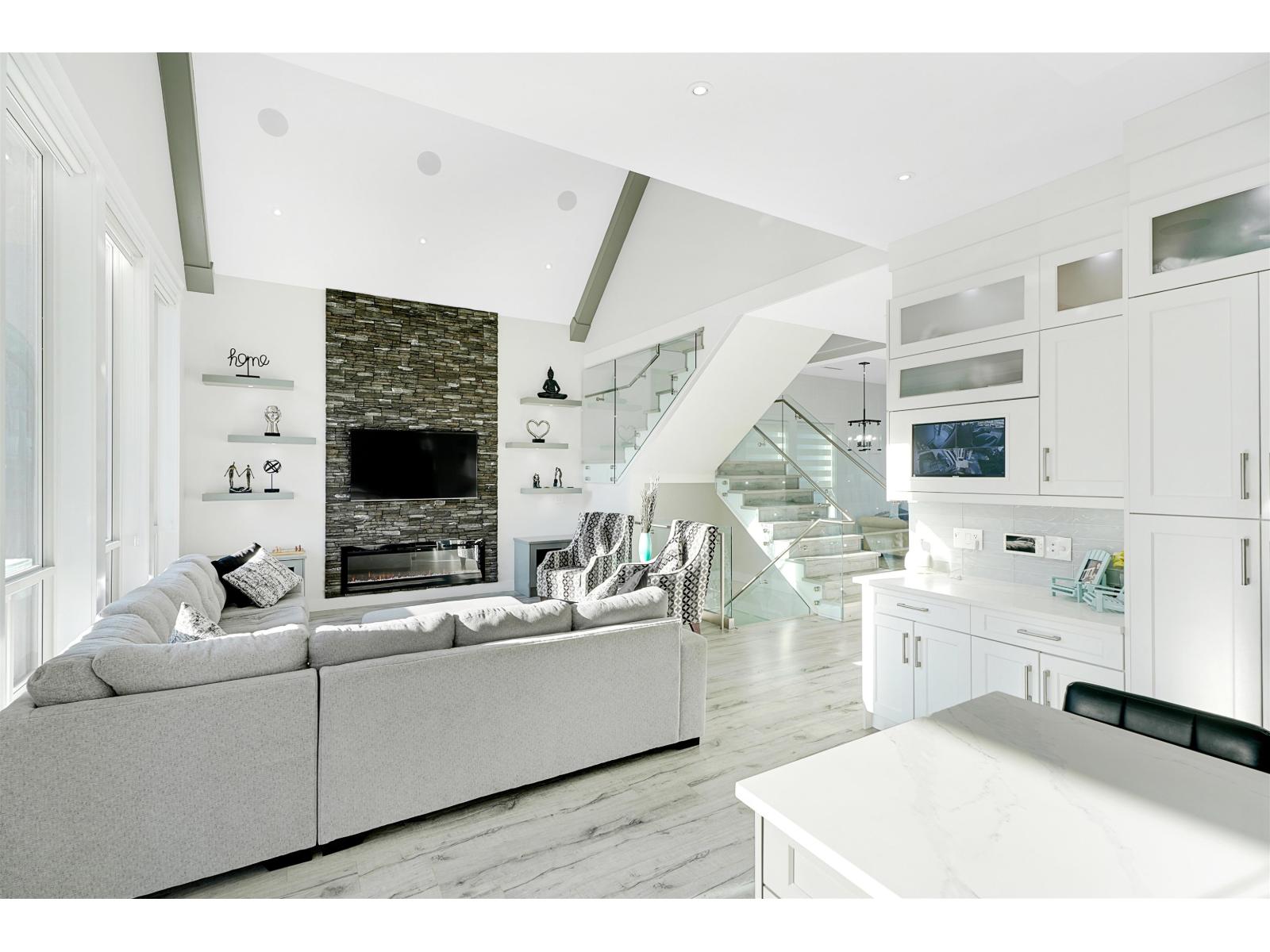 14932 35a Avenue, Surrey, British Columbia  V3Z 0Y7 - Photo 13 - R3077627