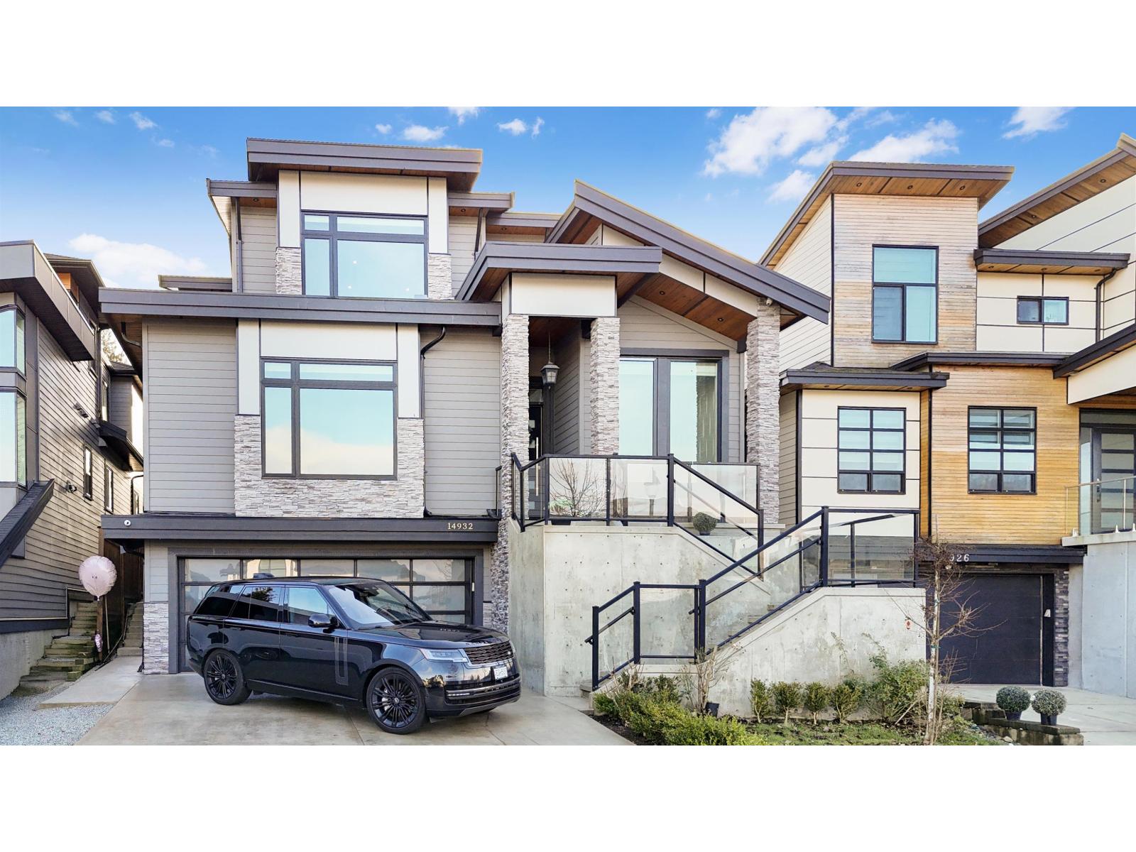 14932 35a Avenue, Surrey, British Columbia  V3Z 0Y7 - Photo 2 - R3077627