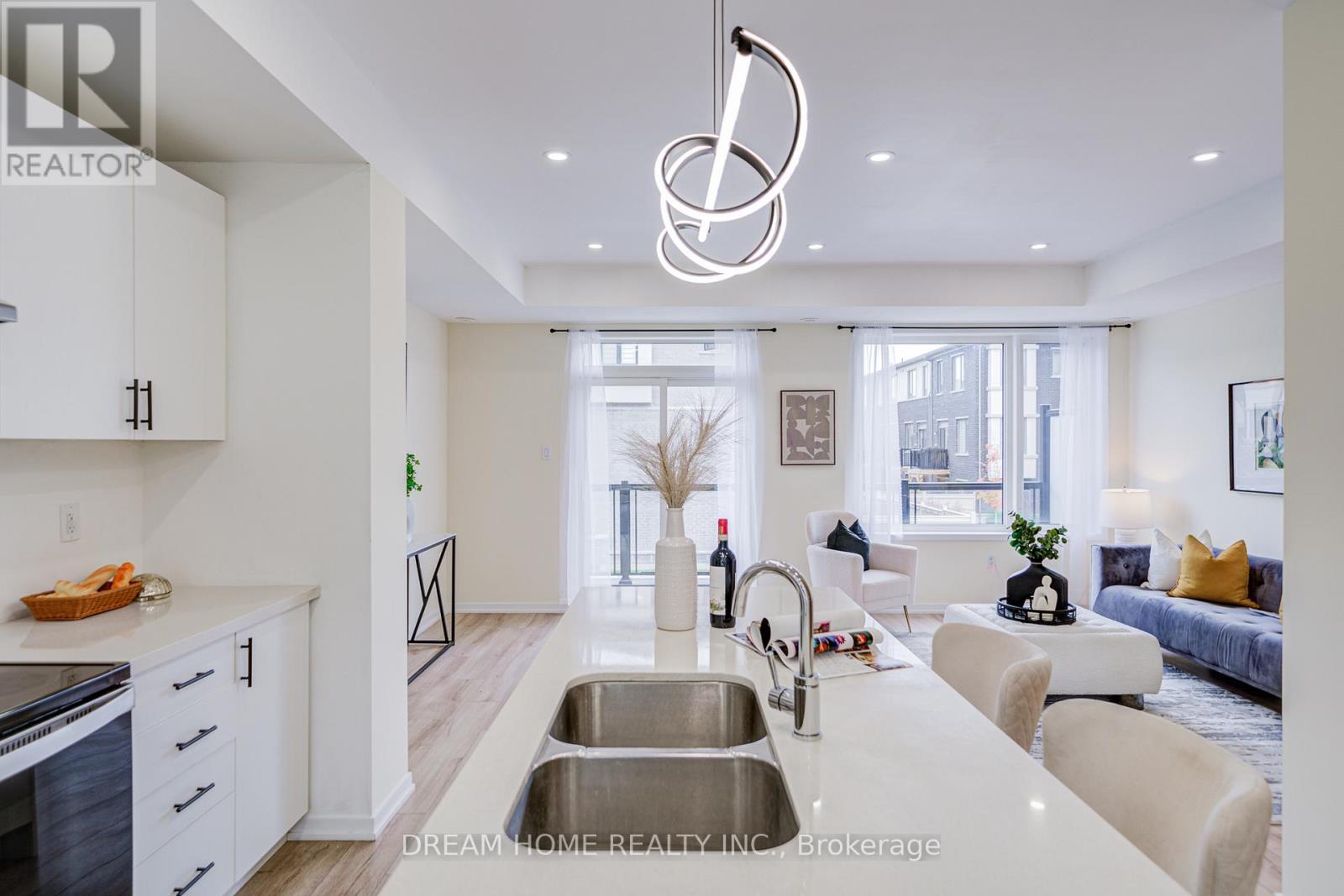 99 Crimson Forest Drive, Vaughan, Ontario  L6A 1S2 - Photo 14 - N12678740