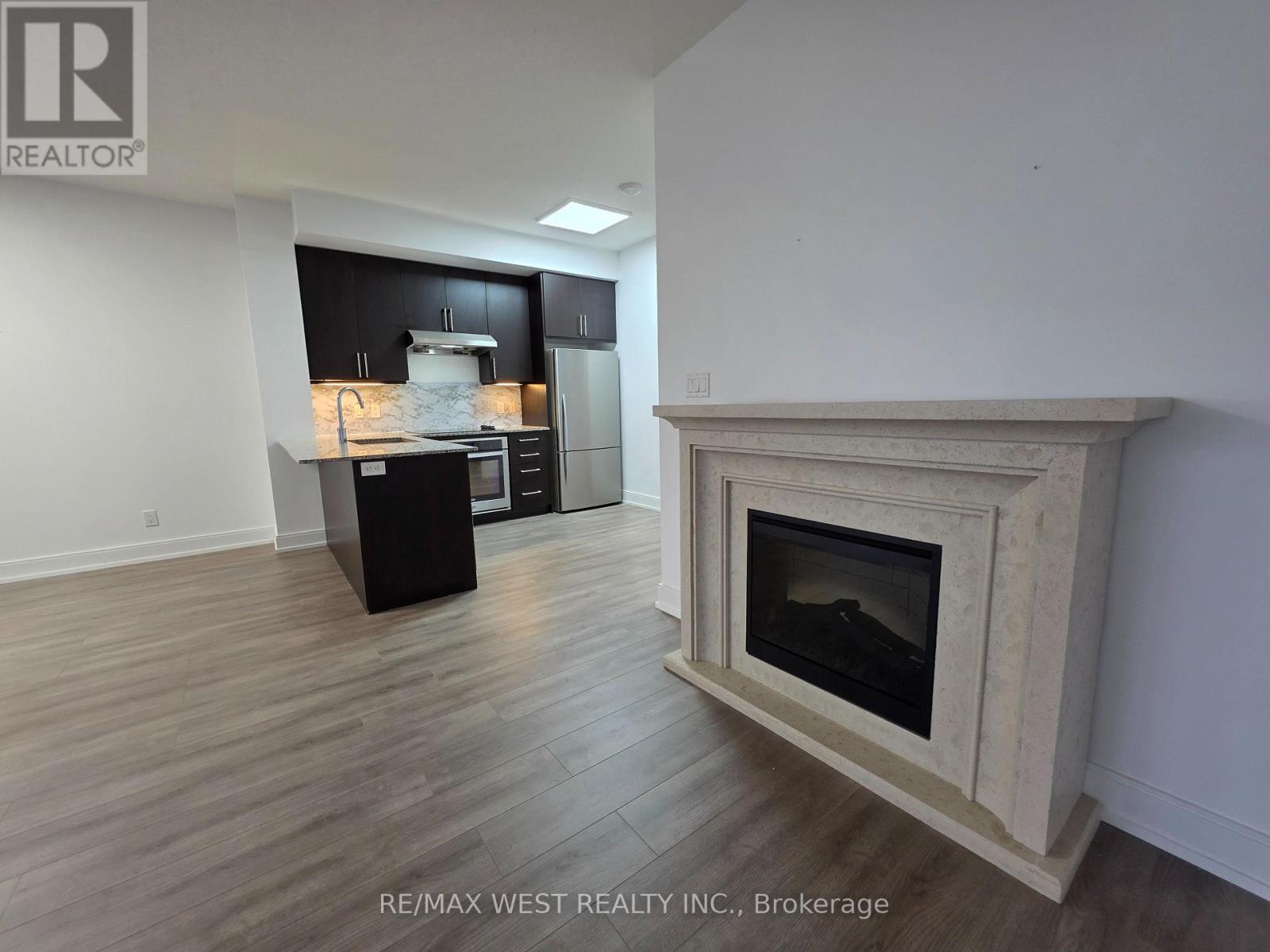 705b - 9608 Yonge Street, Richmond Hill, Ontario  L4C 0X3 - Photo 12 - N12678780