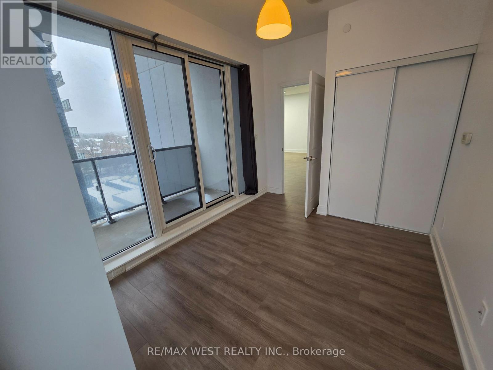 705b - 9608 Yonge Street, Richmond Hill, Ontario  L4C 0X3 - Photo 17 - N12678780