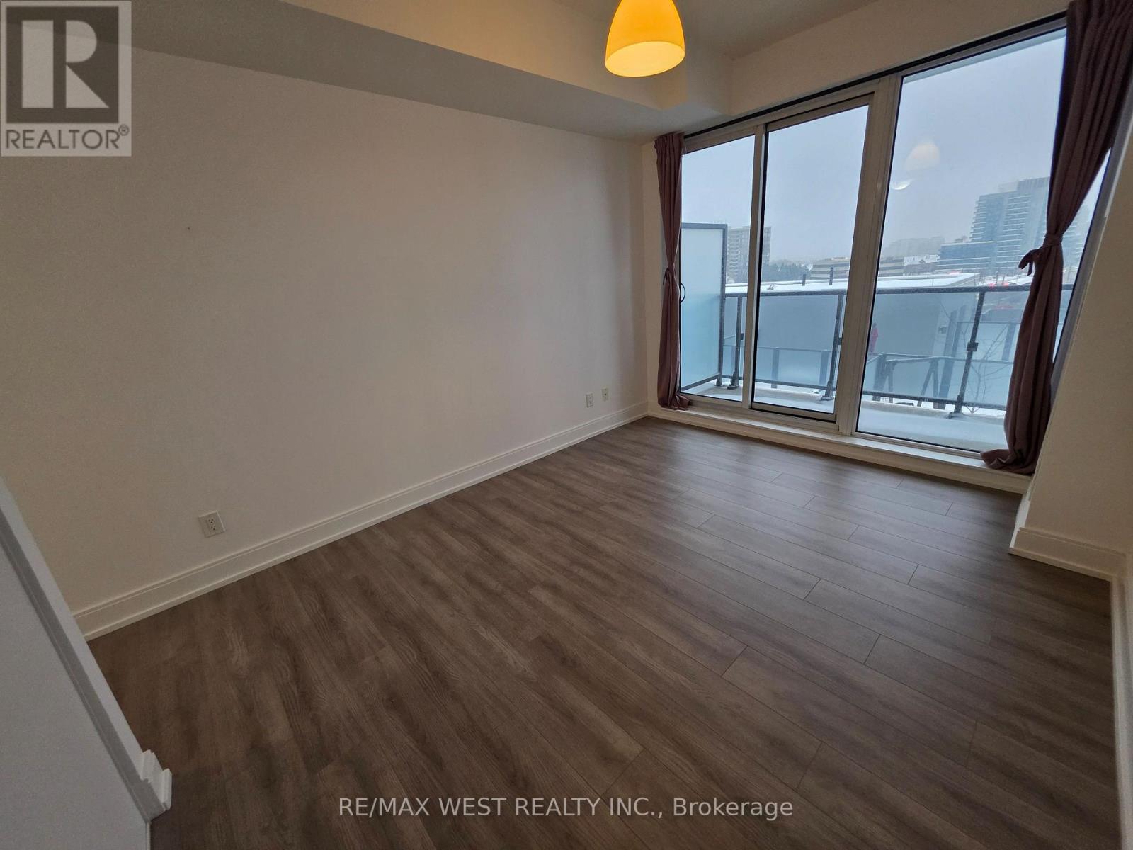 705b - 9608 Yonge Street, Richmond Hill, Ontario  L4C 0X3 - Photo 22 - N12678780