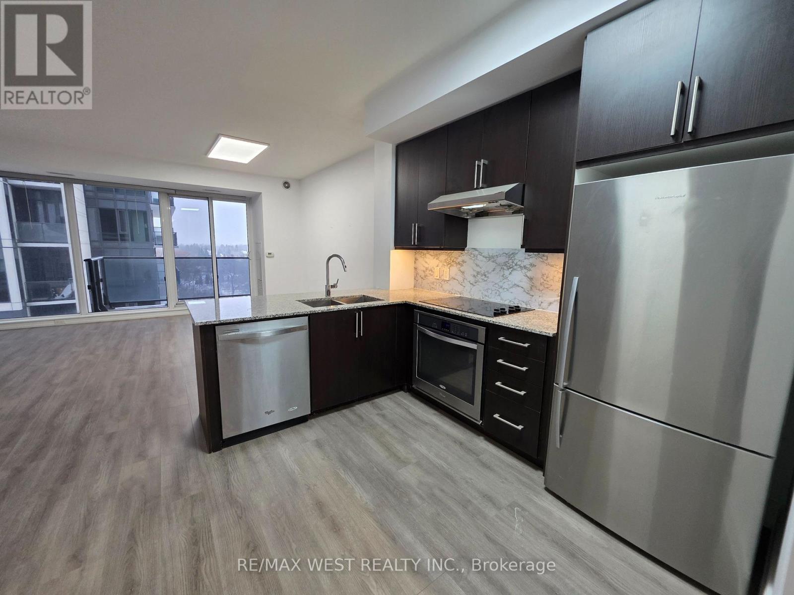 705b - 9608 Yonge Street, Richmond Hill, Ontario  L4C 0X3 - Photo 6 - N12678780