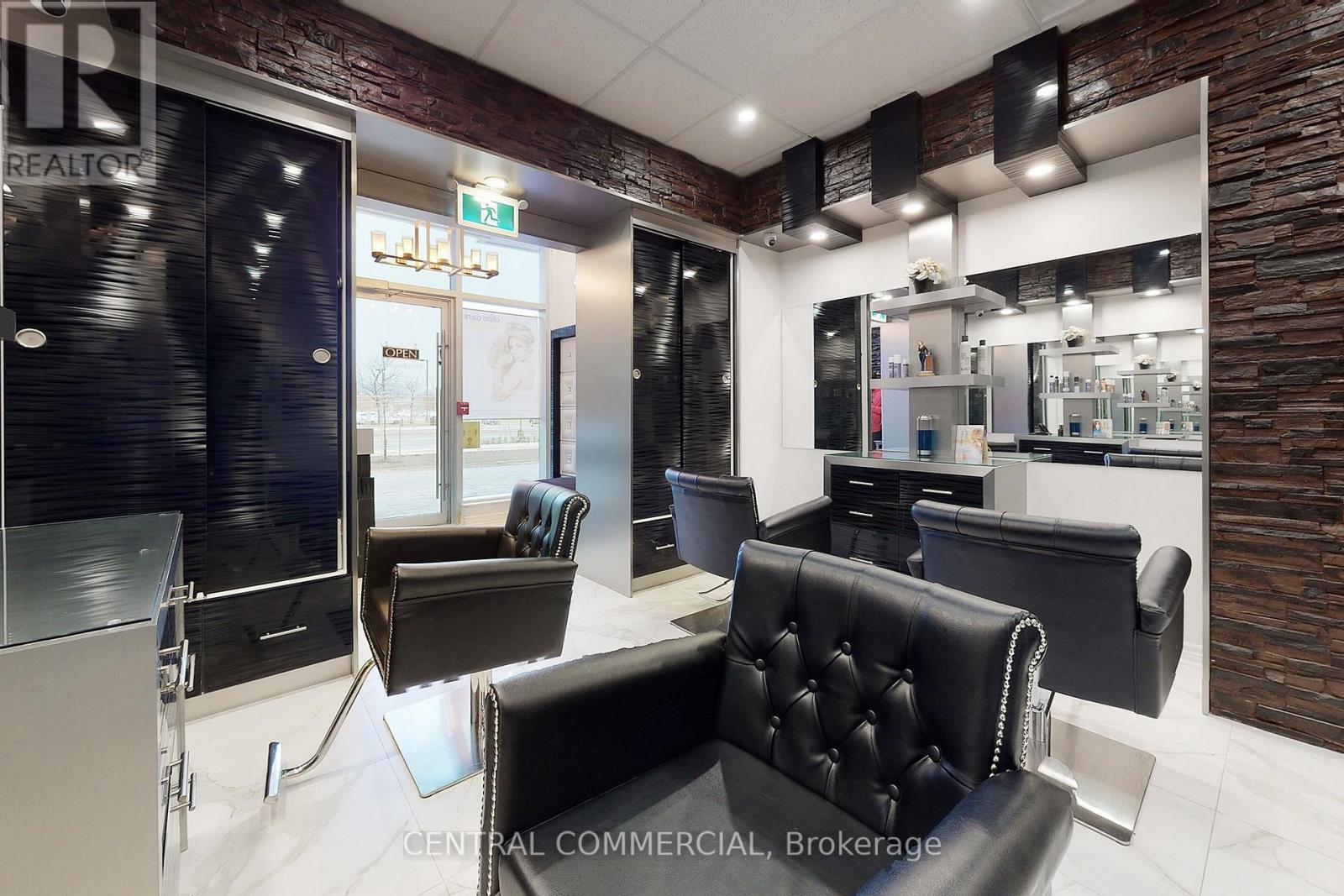 A8 - 9610 Yonge Street, Richmond Hill, Ontario  L4C 1V6 - Photo 7 - N12678786