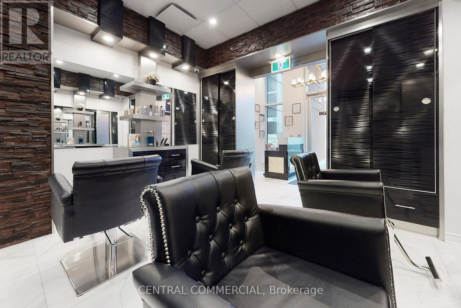 A8 - 9610 Yonge Street, Richmond Hill, Ontario  L4C 1V6 - Photo 8 - N12678786