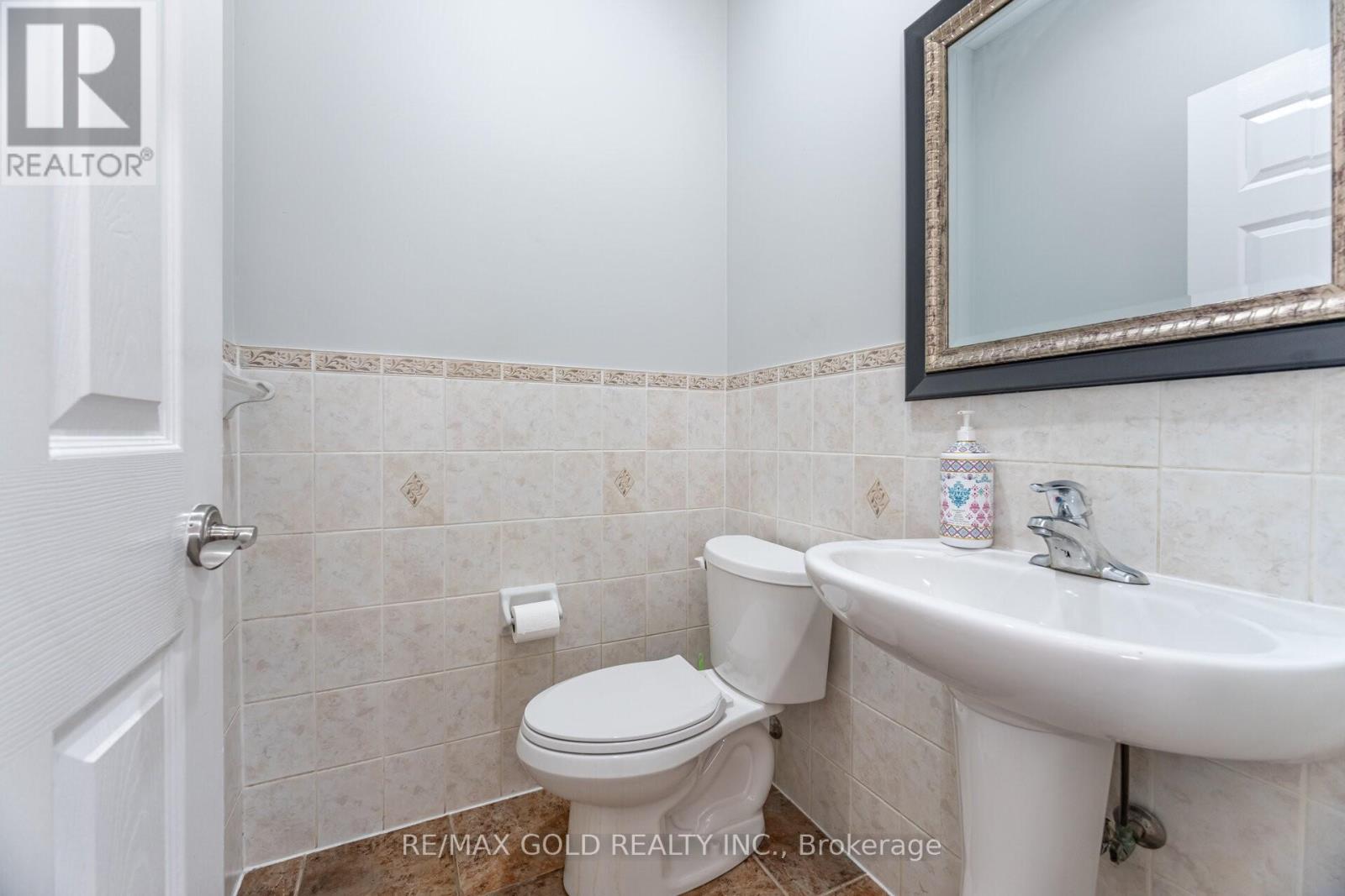 15 Oakhaven Road, Brampton, Ontario  L6P 2Y3 - Photo 14 - W12678706