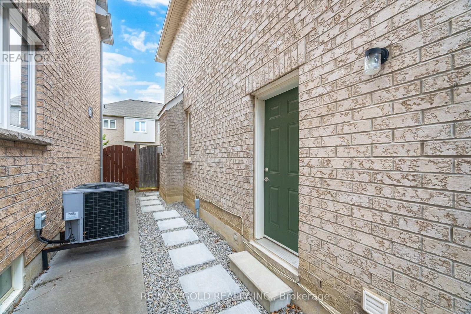 15 Oakhaven Road, Brampton, Ontario  L6P 2Y3 - Photo 32 - W12678706