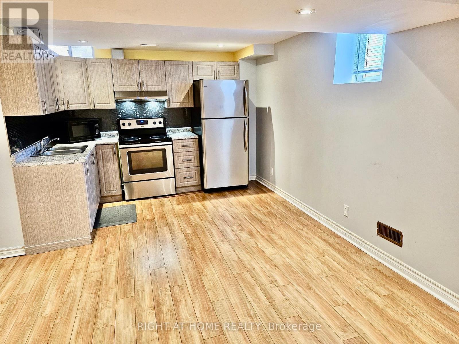 3366 Covent Crescent, Mississauga, Ontario  L5M 7K6 - Photo 9 - W12678730