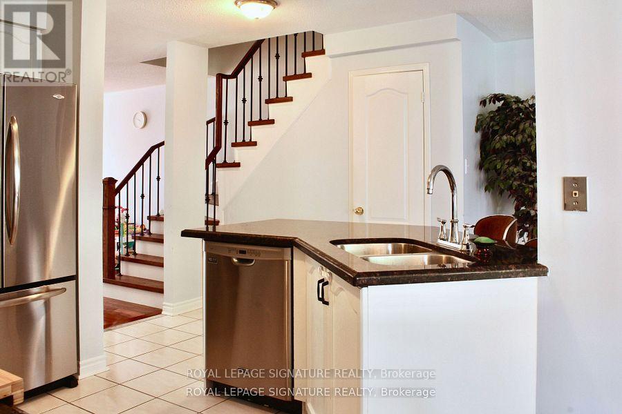 40 - 1591 South Parade Court, Mississauga, Ontario  L5M 6G1 - Photo 4 - W12678744