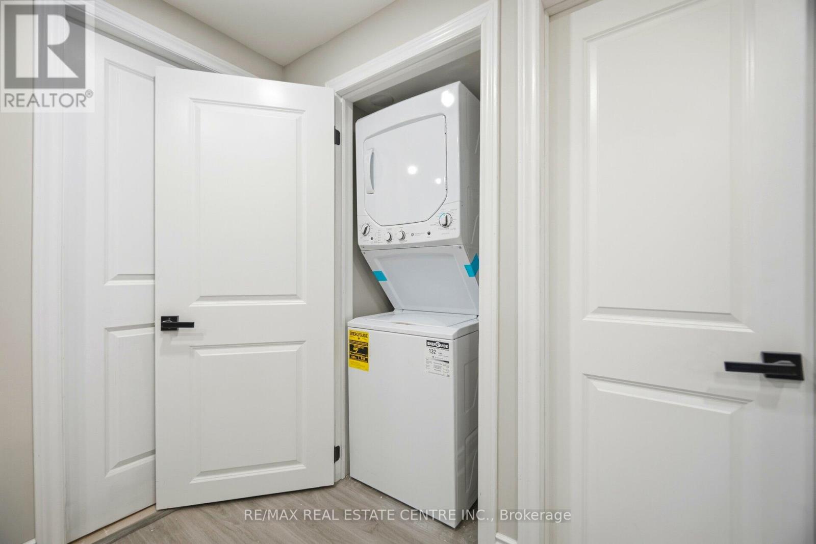 Basement Only - 830 Embassy Avenue, Mississauga, Ontario  L5J 2Y2 - Photo 15 - W12678782