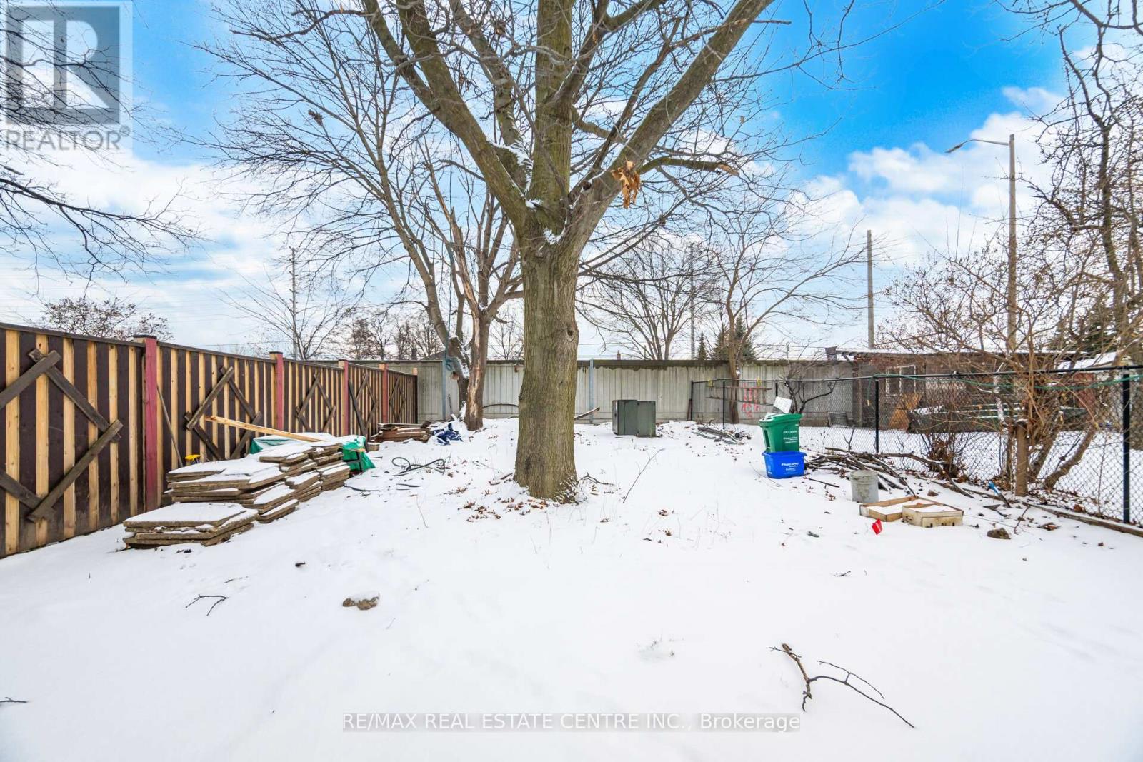 Basement Only - 830 Embassy Avenue, Mississauga, Ontario  L5J 2Y2 - Photo 17 - W12678782