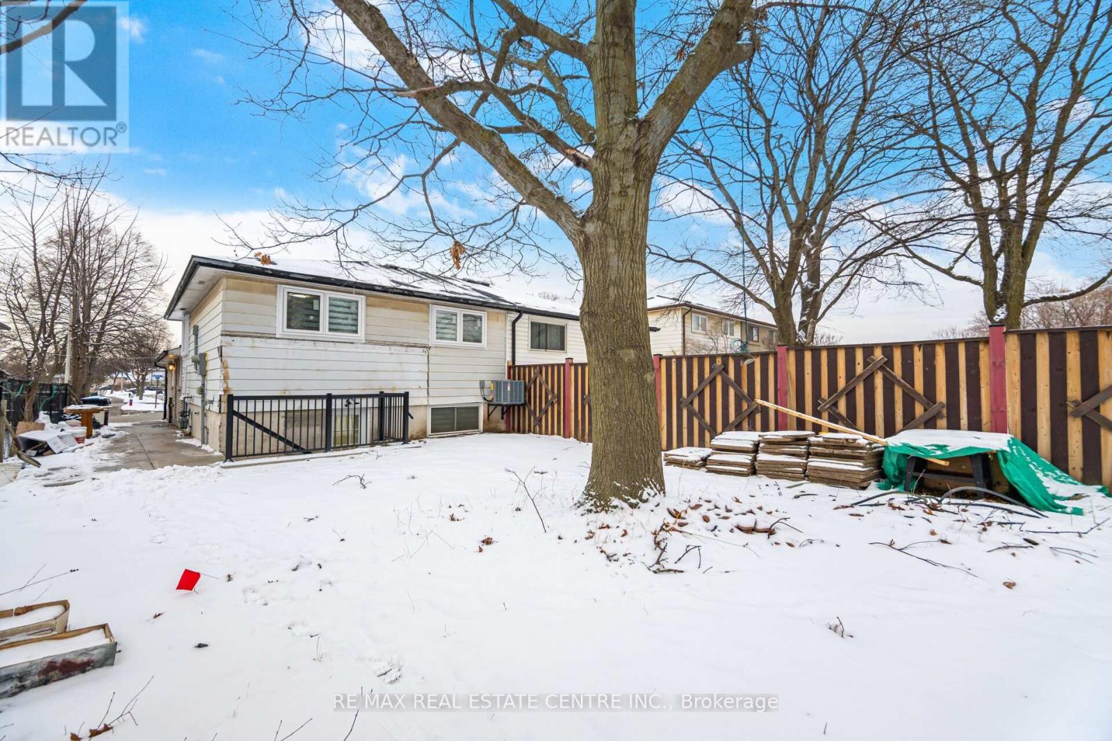 Basement Only - 830 Embassy Avenue, Mississauga, Ontario  L5J 2Y2 - Photo 19 - W12678782