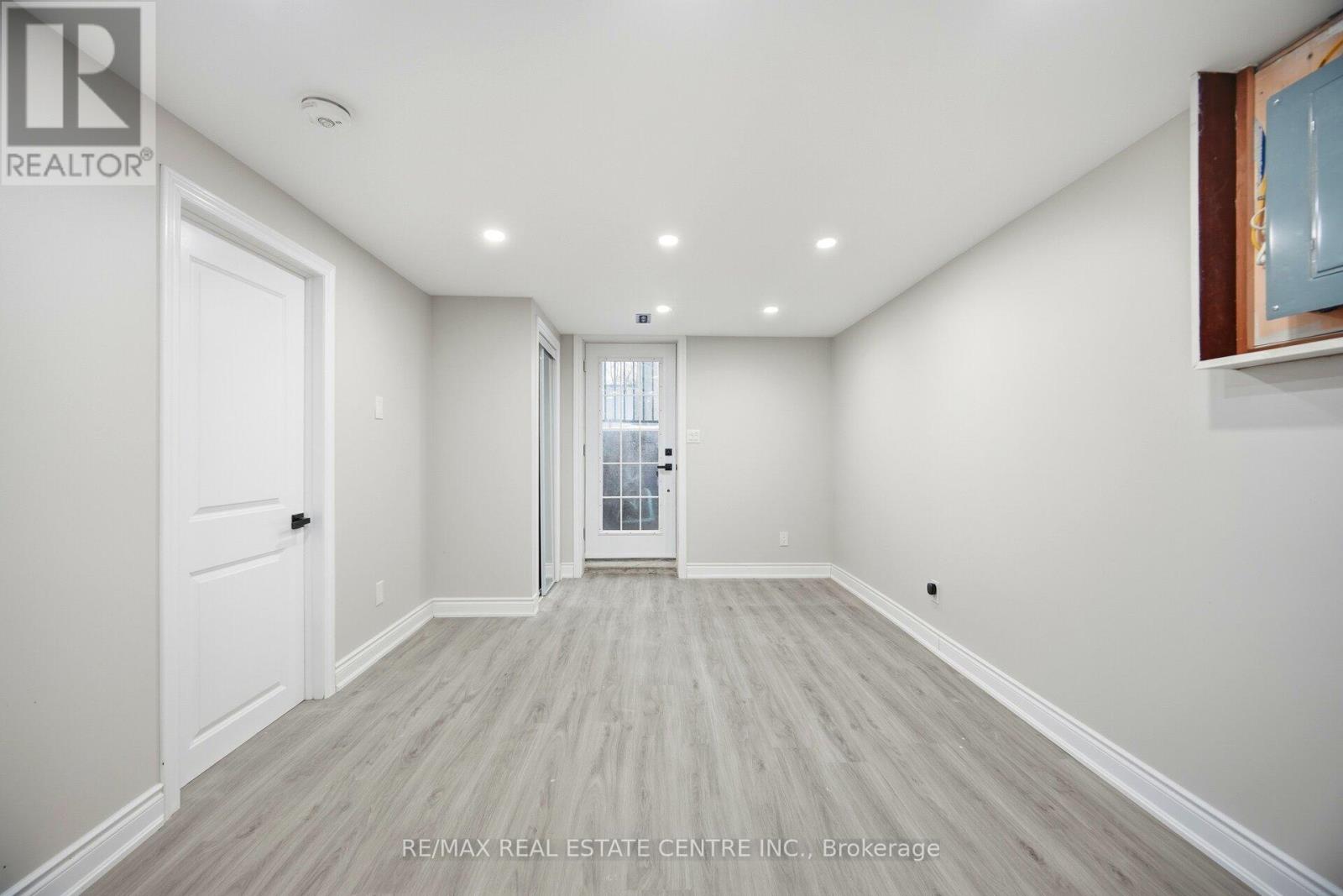 Basement Only - 830 Embassy Avenue, Mississauga, Ontario  L5J 2Y2 - Photo 8 - W12678782