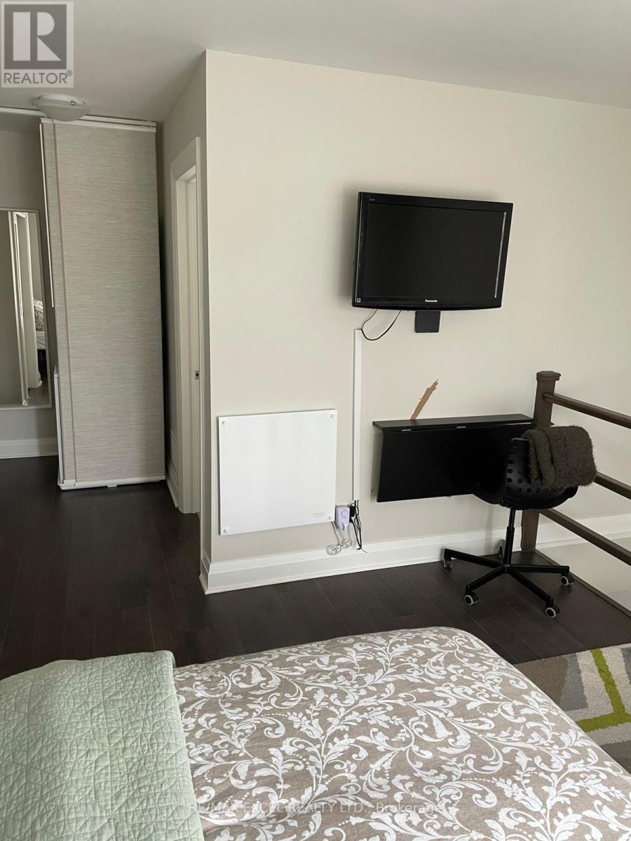 Unit B - 81 Buttonwood Avenue, Toronto, Ontario  M6M 2J6 - Photo 13 - W12678790