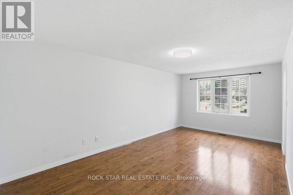 619 Southridge Drive, Hamilton, Ontario  L9C 7V8 - Photo 11 - X12678776