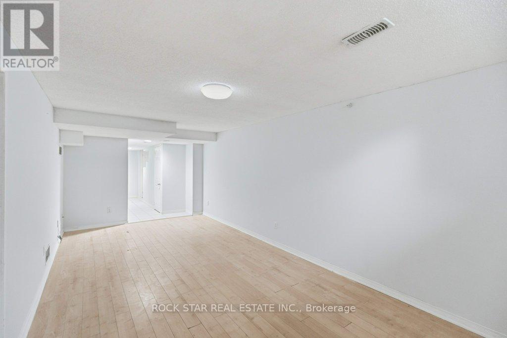 619 Southridge Drive, Hamilton, Ontario  L9C 7V8 - Photo 19 - X12678776