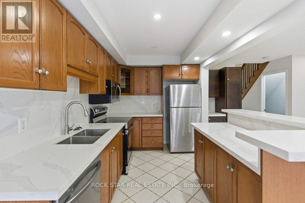 619 Southridge Drive, Hamilton, Ontario  L9C 7V8 - Photo 7 - X12678776