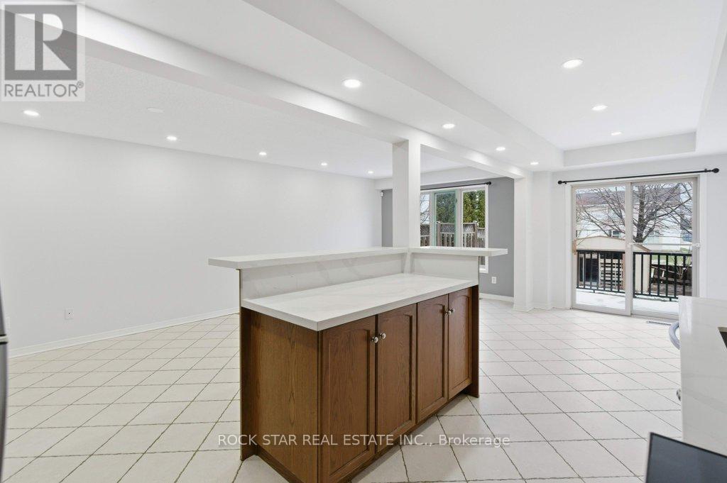 619 Southridge Drive, Hamilton, Ontario  L9C 7V8 - Photo 9 - X12678776