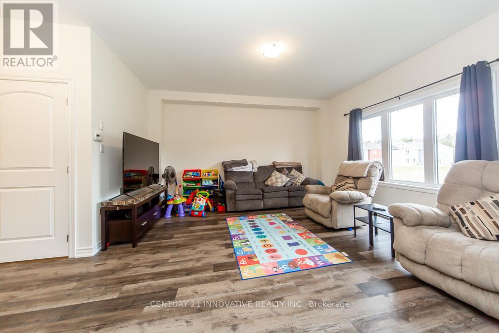 260 Beechwood Forest Lane, Gravenhurst, Ontario  P1P 1A7 - Photo 10 - X12678784