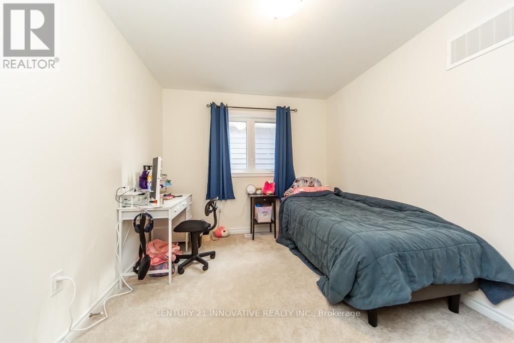 260 Beechwood Forest Lane, Gravenhurst, Ontario  P1P 1A7 - Photo 33 - X12678784