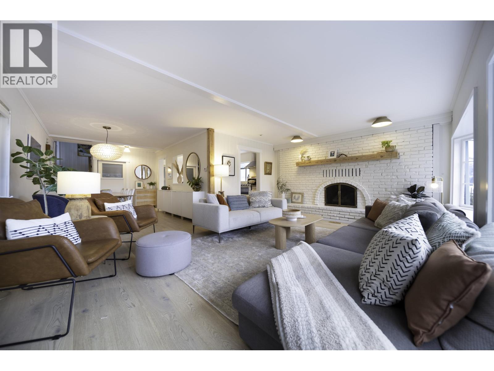 2711 Panorama Drive, North Vancouver, British Columbia V7G 1V7 - Photo 9 - R3077512