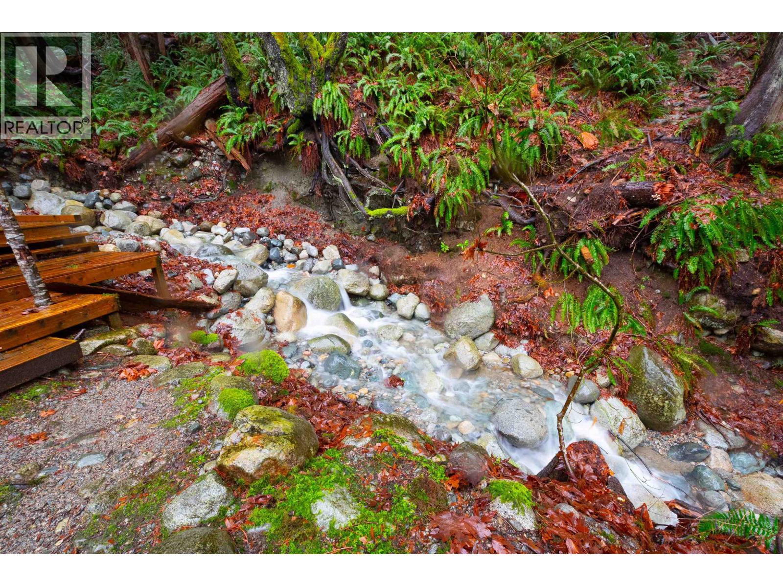 2711 Panorama Drive, North Vancouver, British Columbia V7G 1V7 - Photo 39 - R3077512