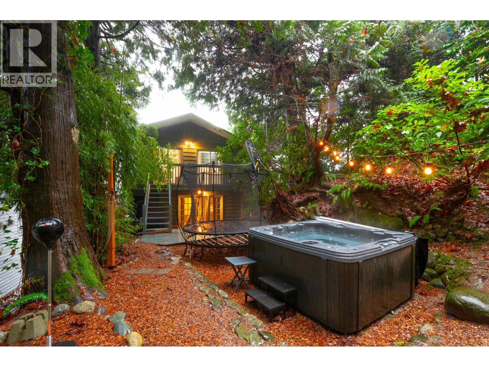 2711 Panorama Drive, North Vancouver, British Columbia V7G 1V7 - Photo 38 - R3077512