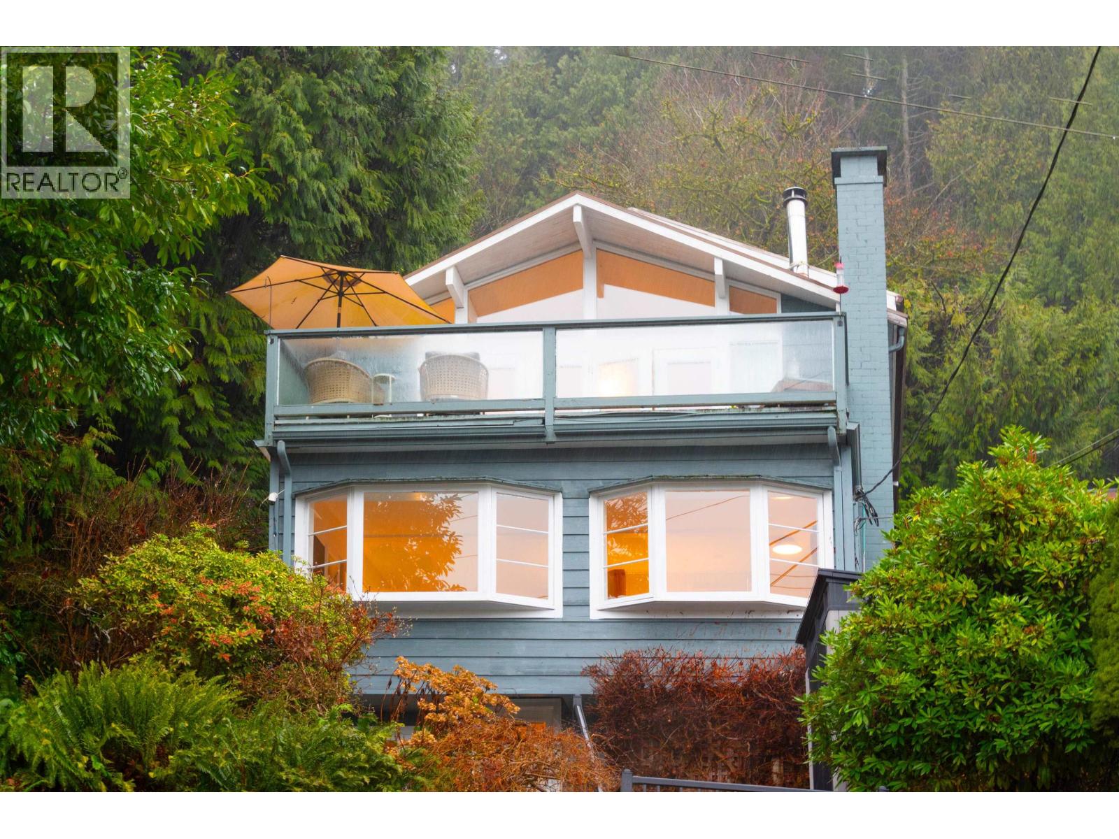 2711 Panorama Drive, North Vancouver, British Columbia V7G 1V7 - Photo 1 - R3077512