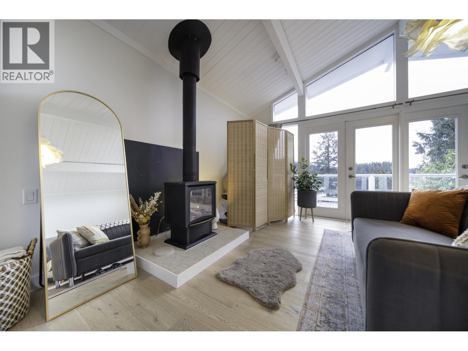 2711 Panorama Drive, North Vancouver, British Columbia V7G 1V7 - Photo 17 - R3077512