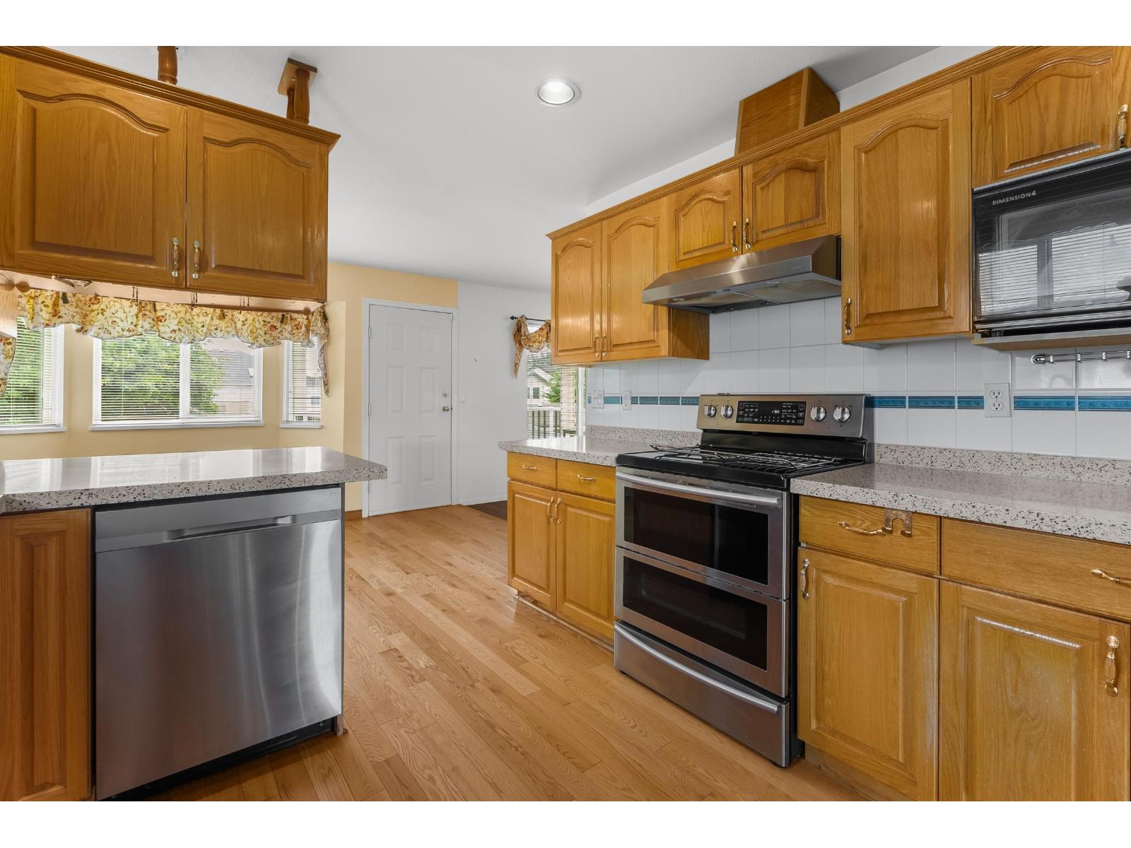 34654 7 Avenue, Abbotsford, British Columbia  V2S 8C4 - Photo 11 - R3077086