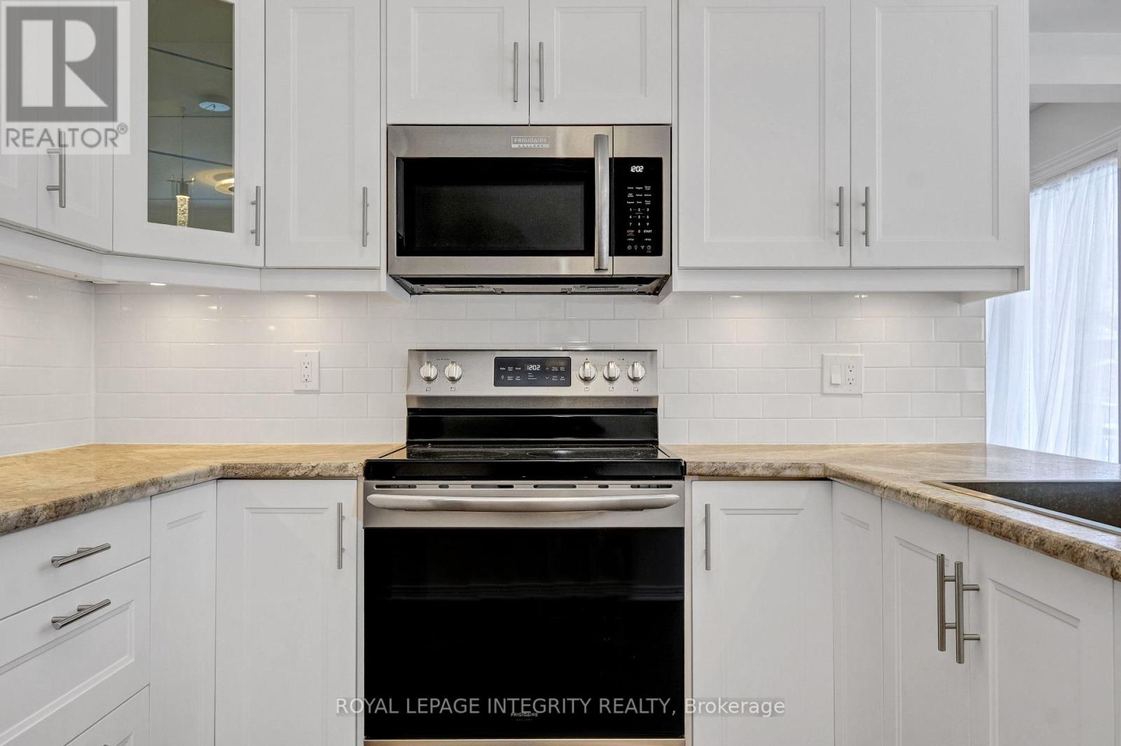 2177 Lenester Avenue, Ottawa, Ontario  K2A 4A9 - Photo 11 - X12678818