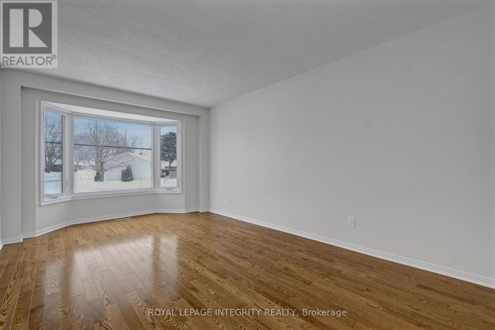 2177 Lenester Avenue, Ottawa, Ontario  K2A 4A9 - Photo 7 - X12678818