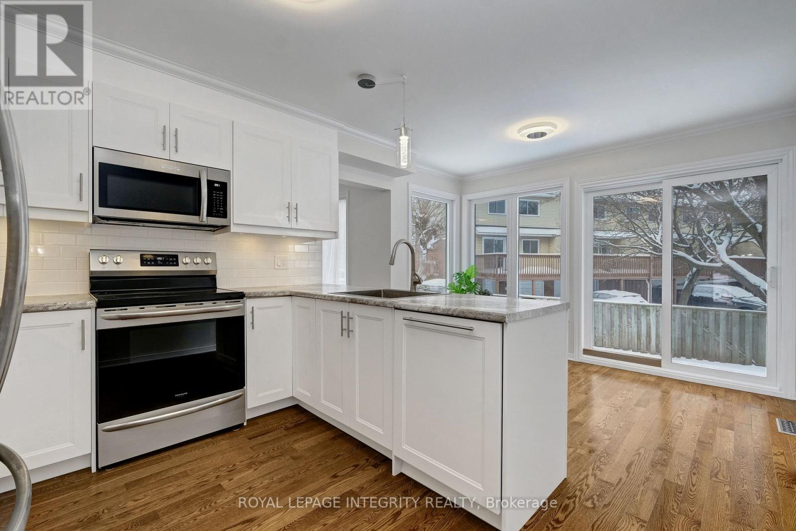 2177 Lenester Avenue, Ottawa, Ontario  K2A 4A9 - Photo 9 - X12678818