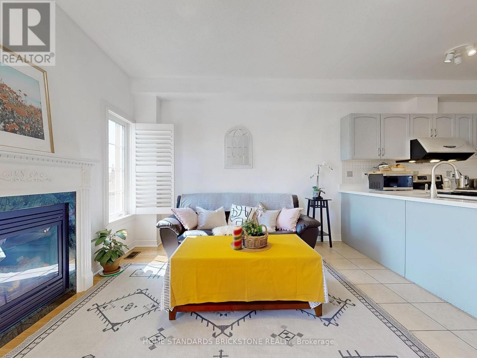 50 Versailles Crescent, Brampton, Ontario  L6P 3J9 - Photo 9 - W12473576