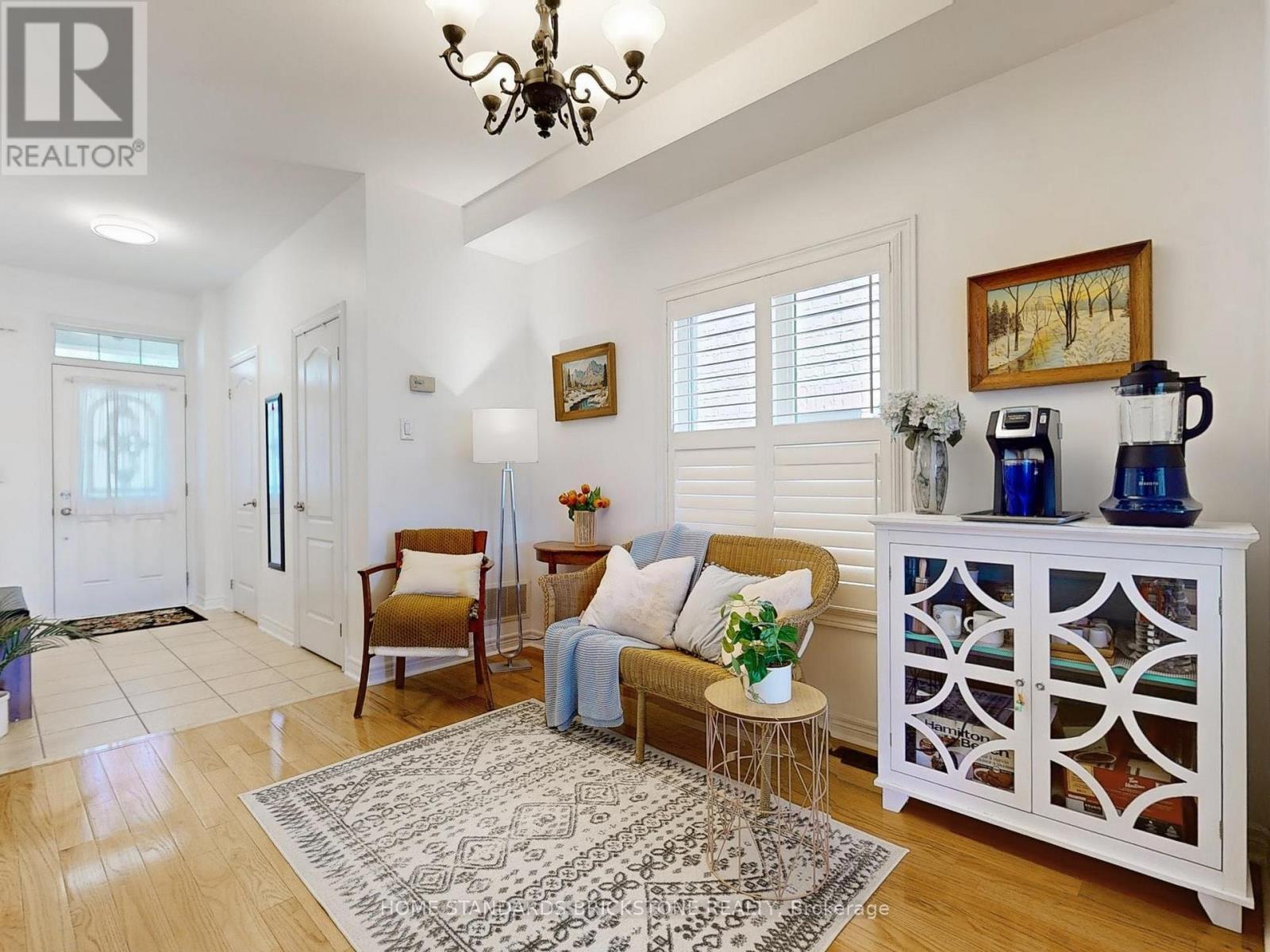 50 Versailles Crescent, Brampton, Ontario  L6P 3J9 - Photo 7 - W12473576