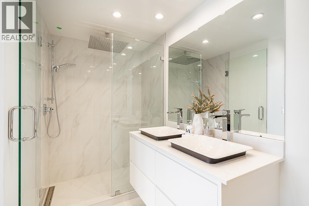 2 434 E 1st Street, North Vancouver, British Columbia  V7L 1B7 - Photo 11 - R3077635