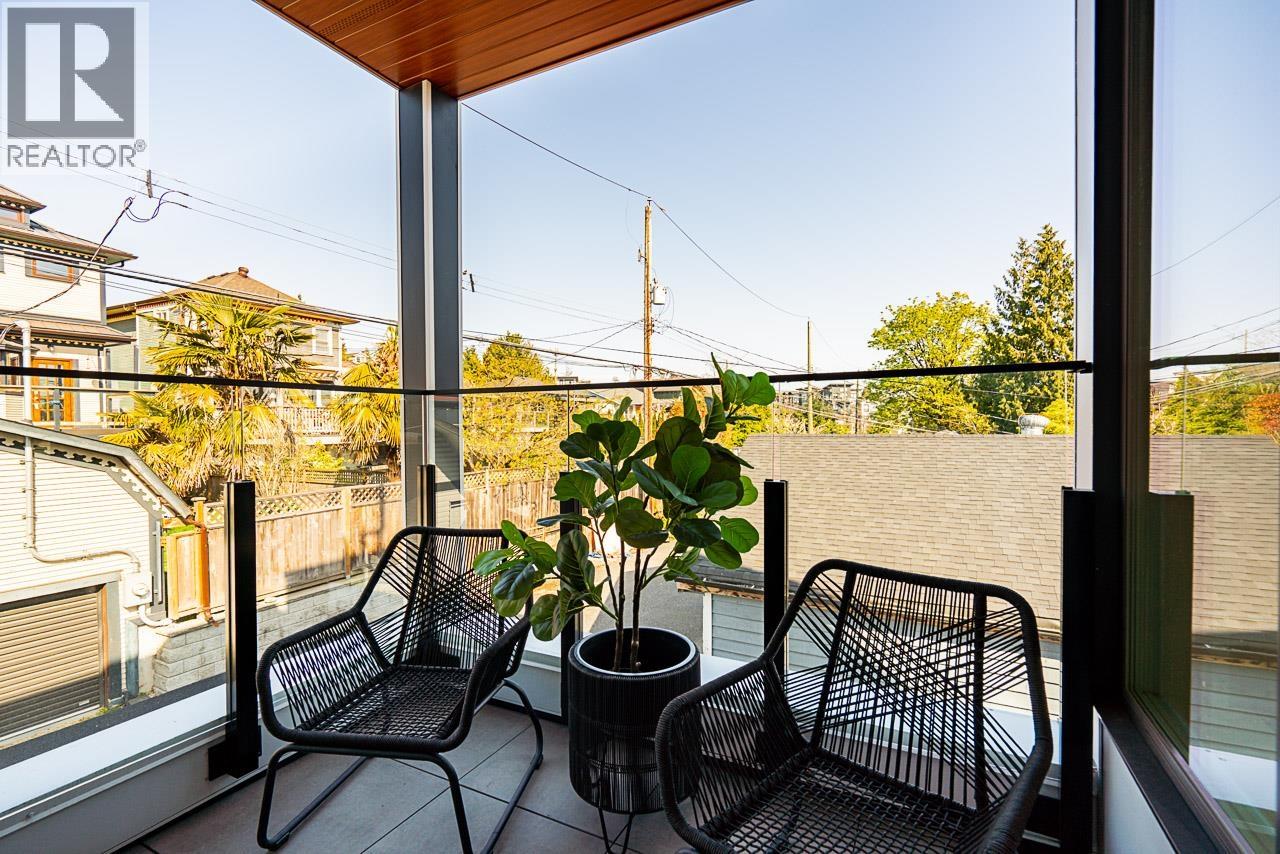 2 434 E 1st Street, North Vancouver, British Columbia  V7L 1B7 - Photo 15 - R3077635