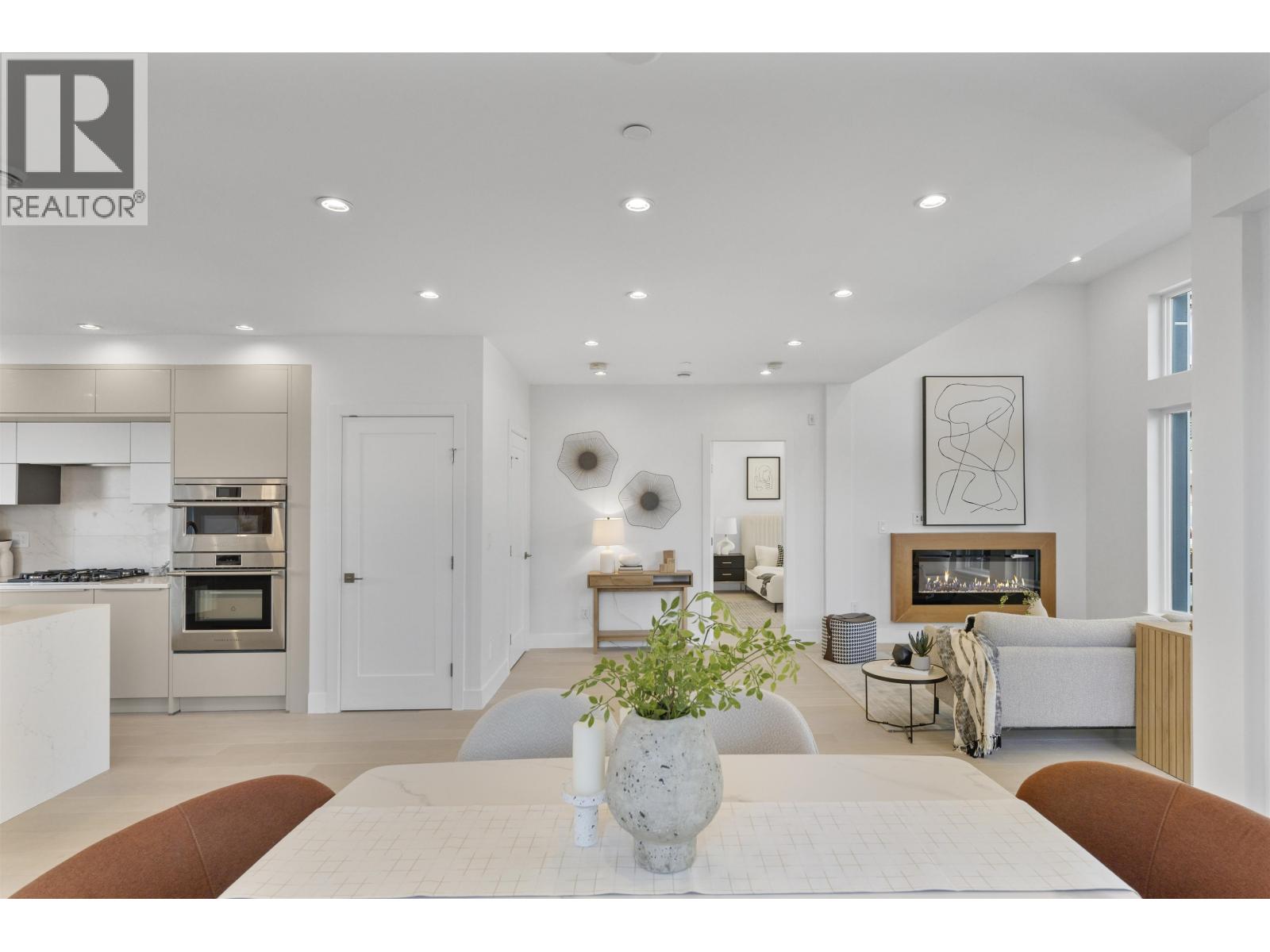 2 434 E 1st Street, North Vancouver, British Columbia  V7L 1B7 - Photo 5 - R3077635