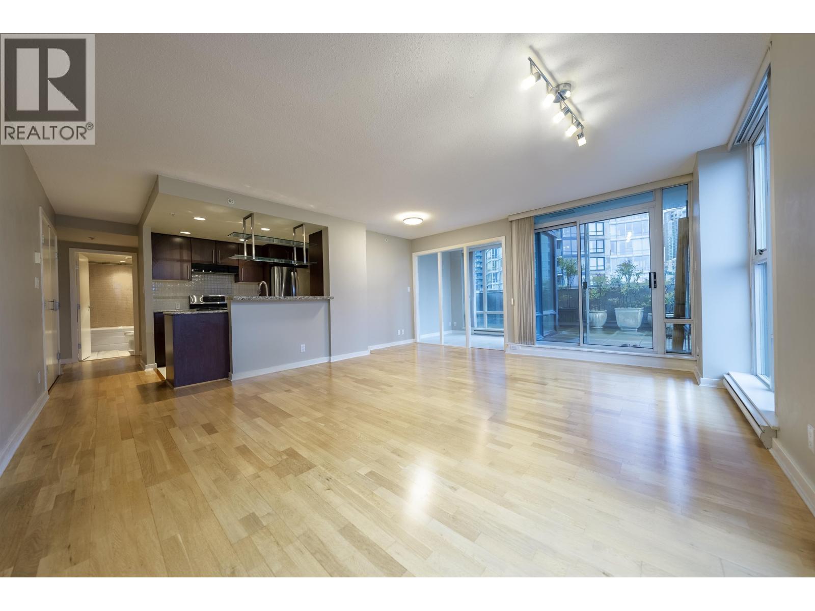 506 583 Beach Crescent, Vancouver, British Columbia  V6Z 3E6 - Photo 2 - R3077647