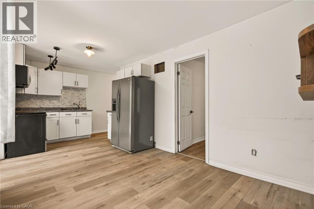 218 East 8th Street, Hamilton, Ontario  L9A 3L8 - Photo 18 - 40796357