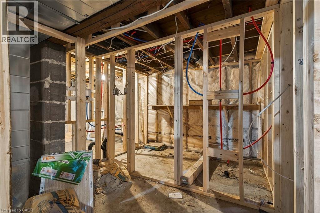 218 East 8th Street, Hamilton, Ontario  L9A 3L8 - Photo 34 - 40796357