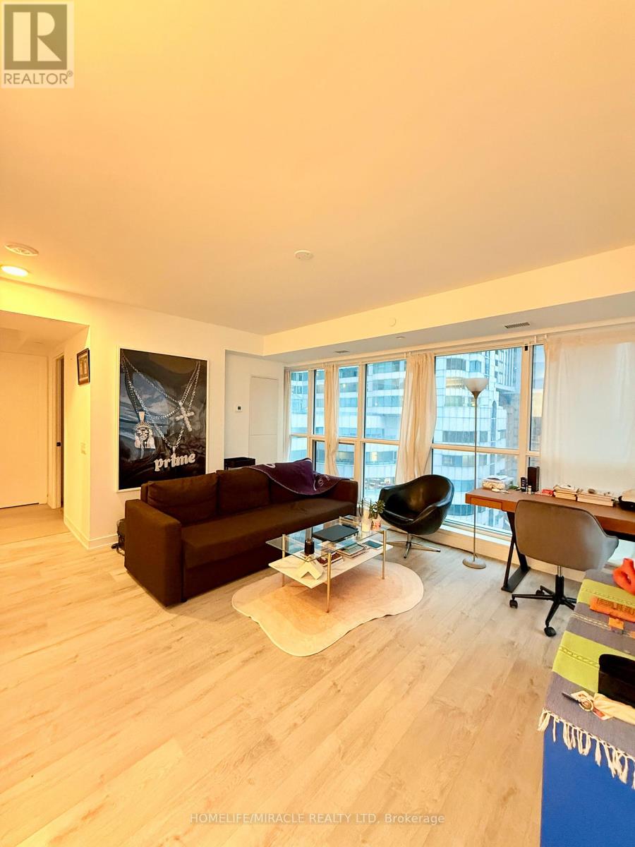 1107 - 327 KING STREET, Toronto, Ontario