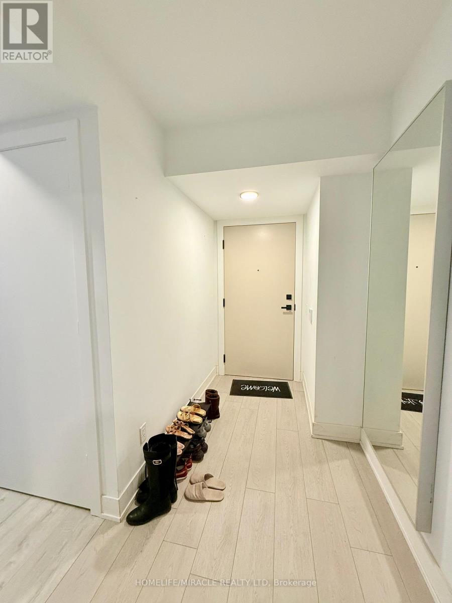 1107 - 327 King Street, Toronto, Ontario  M5V 0W7 - Photo 11 - C12678806