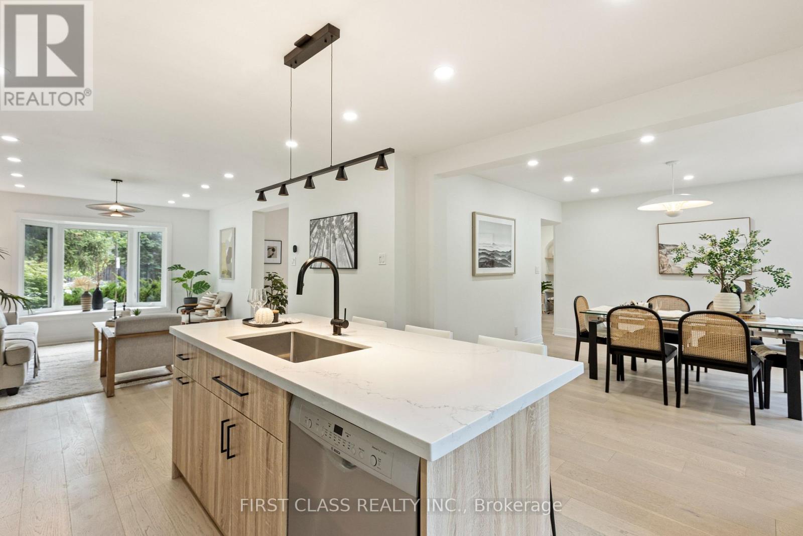 679 Village Parkway, Markham, Ontario  L3R 2Y4 - Photo 13 - N12678830