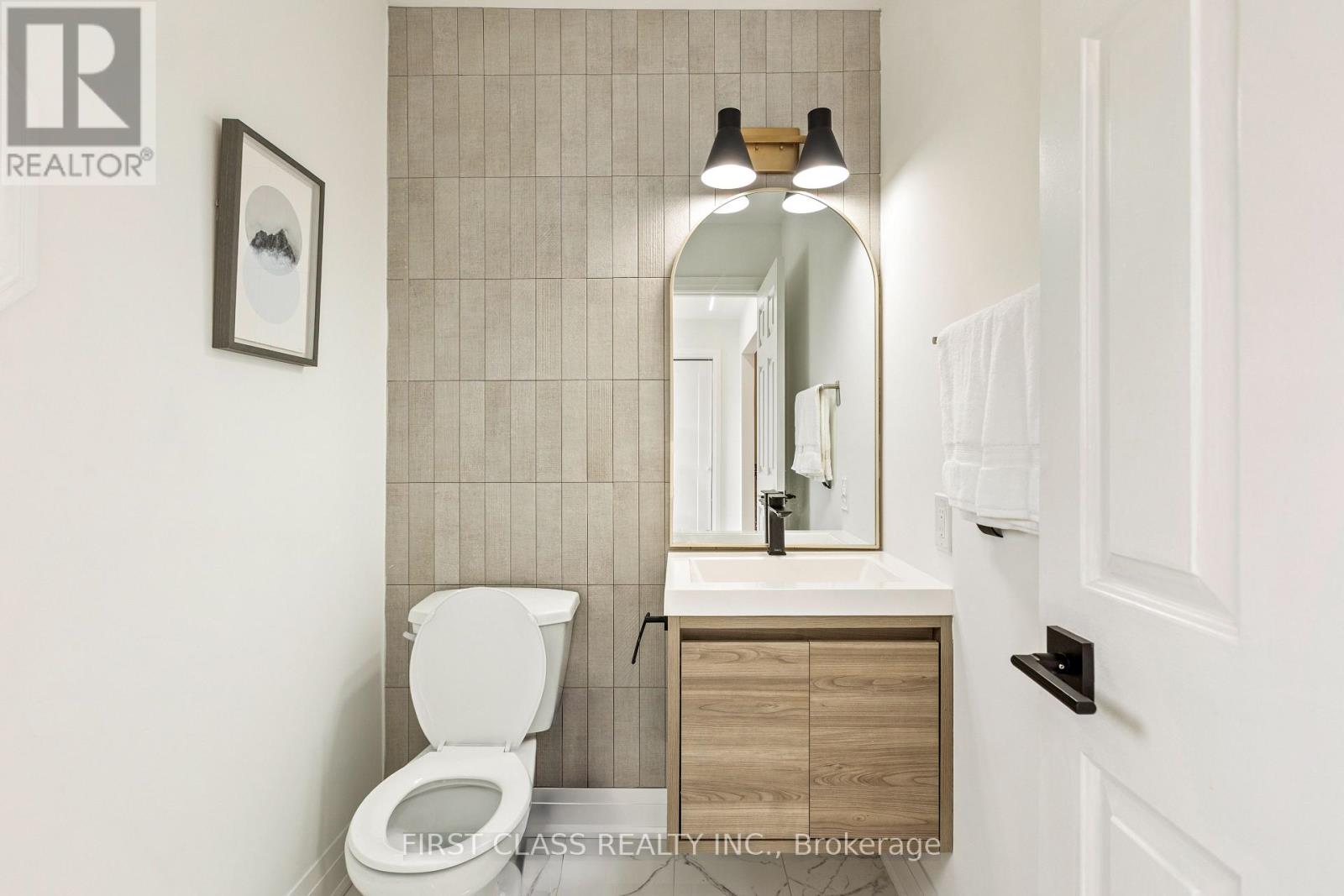 679 Village Parkway, Markham, Ontario  L3R 2Y4 - Photo 3 - N12678830