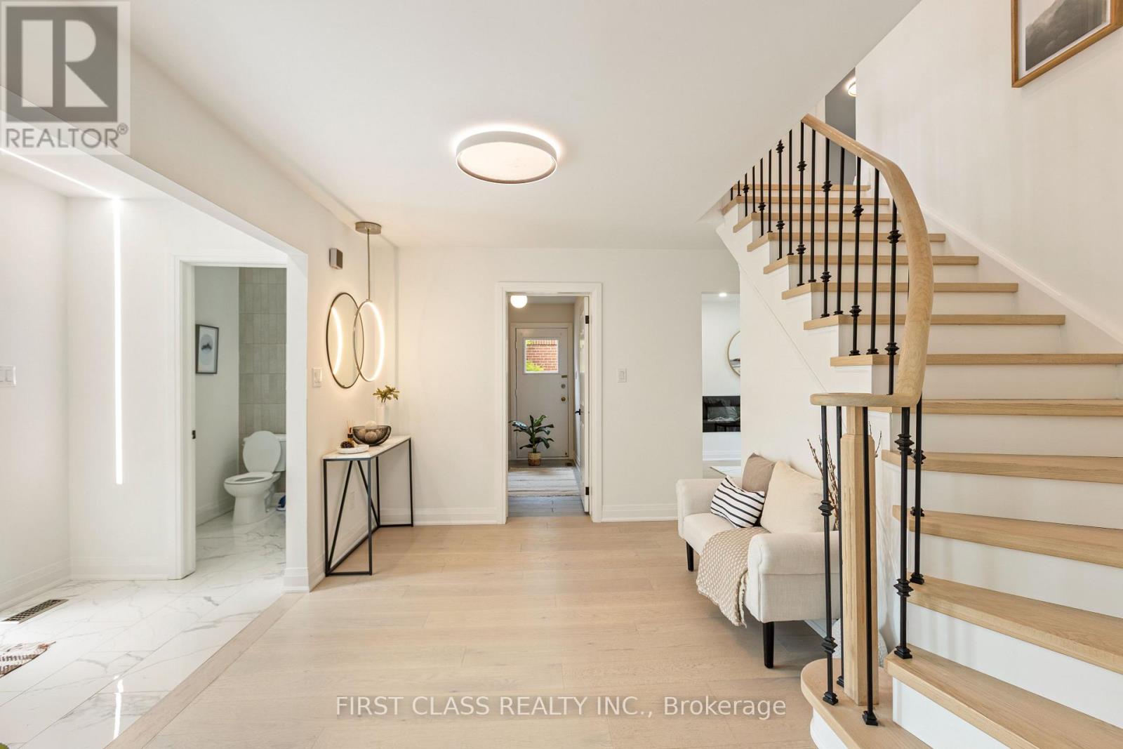 679 Village Parkway, Markham, Ontario  L3R 2Y4 - Photo 4 - N12678830