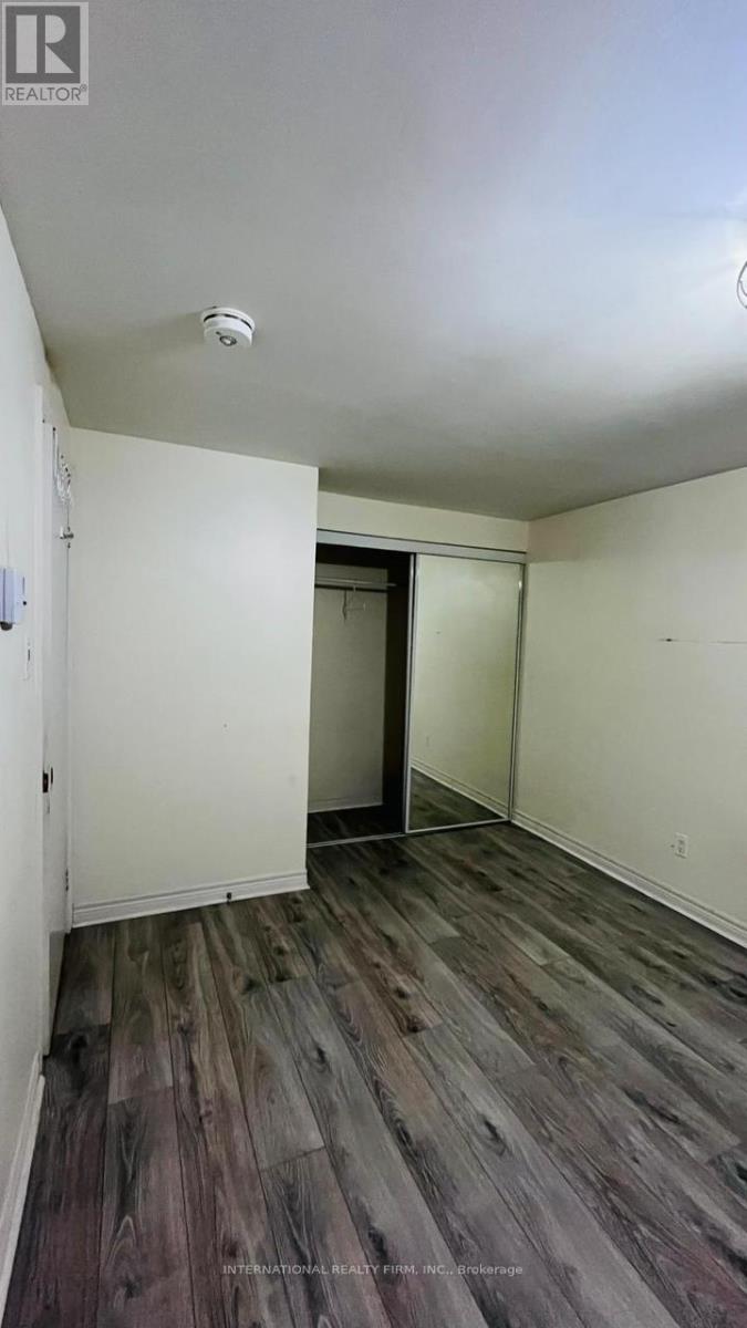 54 Hoskins Square, Brampton, Ontario  L6S 2N6 - Photo 7 - W12603420