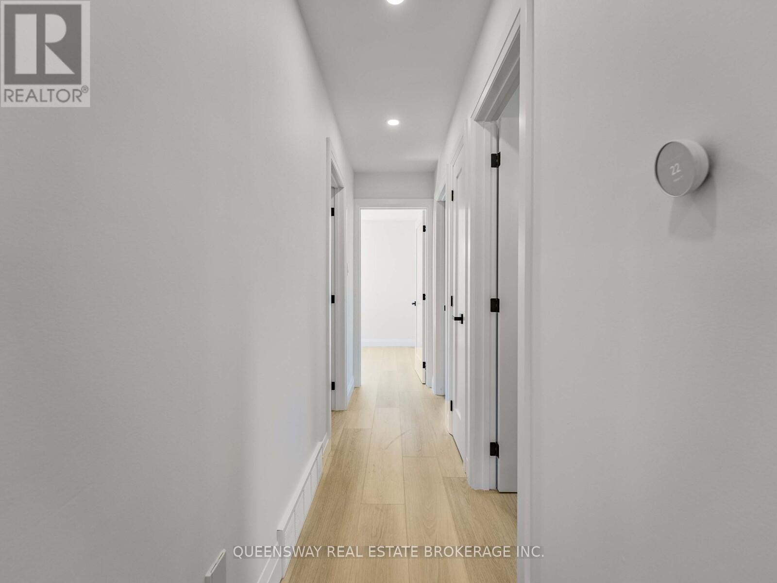 1128 Pinegrove Road, Oakville, Ontario  L6L 2W6 - Photo 16 - W12678802